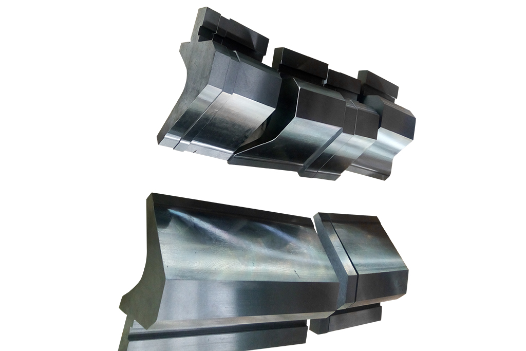 Gooseneck press brake punch providing clearance for return flanges