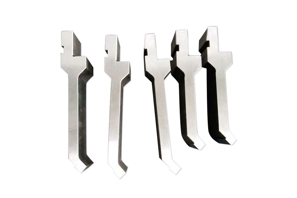 Press brake upper punch installation and clamping