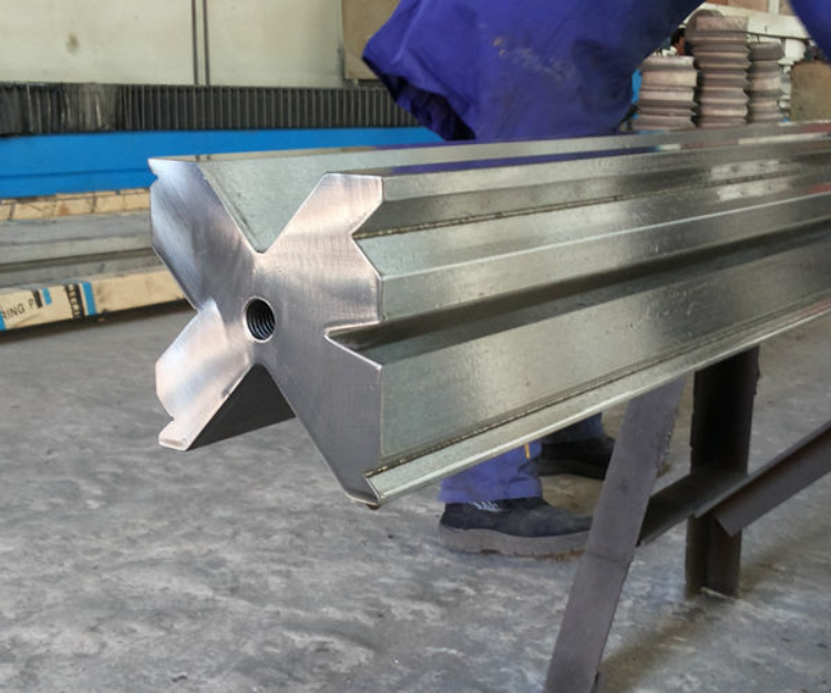 V-die opening selection for press brake bending